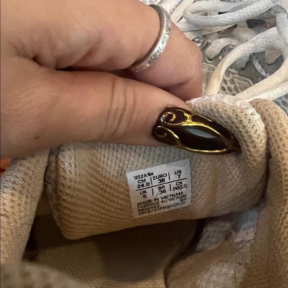 Asics Runners - Picture 7 of 7